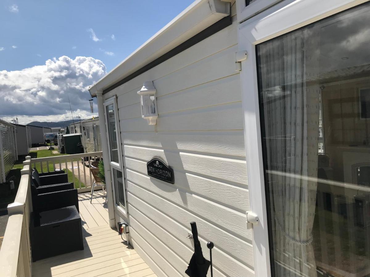 Hot Tub Accommodation North Wales Caravan Rhyl Dış mekan fotoğraf